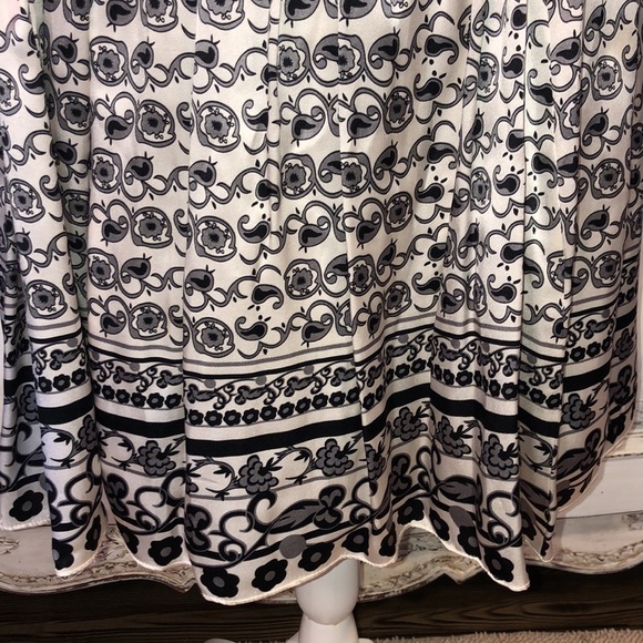 Arden B. 100% Silk Black and White Print Waisted Gathered Spaghetti Strap Dress - Picture 4 of 13